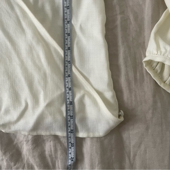 VETTA The Gathered Sleeve Wrap Top Textured stencil Ivory Medium - Picture 11 of 11